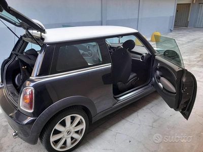 Usata Mini ONE Pepper 95 CV (69 kW) 2007 Nero Utilitaria