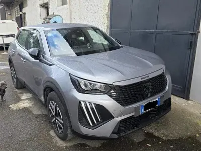 Usata Peugeot 2008 101 CV (74 kW) 2024 Grigio SUV