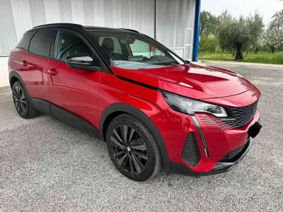 Usata Peugeot 3008 GT 131 CV (96 kW) 2023 Bordeaux SUV