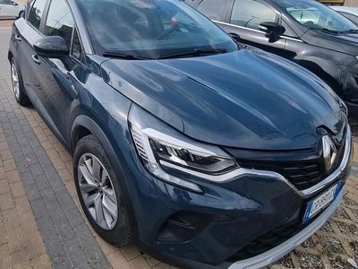 Usata Renault Captur Equilibre 101 CV (74 kW) 2023 Blu SUV