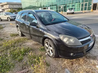 Usata Opel Astra Club 101 CV (74 kW) 2005 Nero Station wagon