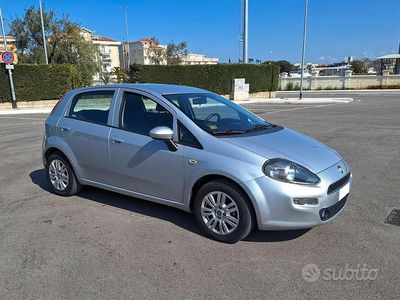 Usata Fiat Punto Lounge 77 CV (56 kW) 2017 Grigio Utilitaria
