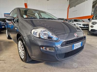 Usata Fiat Punto Young 69 CV (50 kW) 2016 Grigio Utilitaria