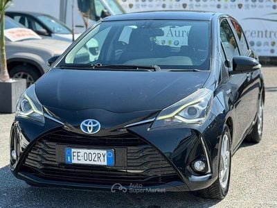 Usado Toyota Yaris 101 CV (74 kW) 2016 Gris Berlina