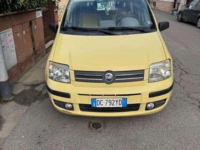 Usata Fiat Panda 69 CV (50 kW) 2006 Giallo Utilitaria