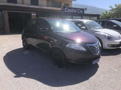 Usata Lancia Ypsilon Gold 69 CV (50 kW) 2013 Rosso Utilitaria