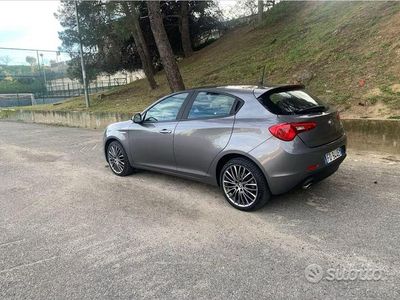 Usata Alfa Romeo Giulietta 120 CV (88 kW) 2016 Grigio Berlina