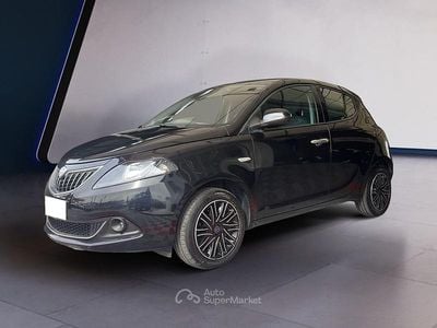 Käytetty Lancia Ypsilon Silver 69 HP (50 kW) 2023 Musta Viistoperä