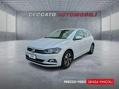 Usata VW Polo Sportline 80 CV (58 kW) 2020 Grigio Utilitaria