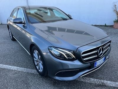 Usata Mercedes E220 Business 194 CV (142 kW) 2020 Argento selenite Berlina