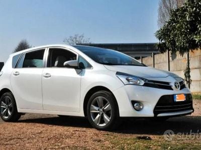 Usata Toyota Verso 132 CV (97 kW) 2016 Bianco Monovolume