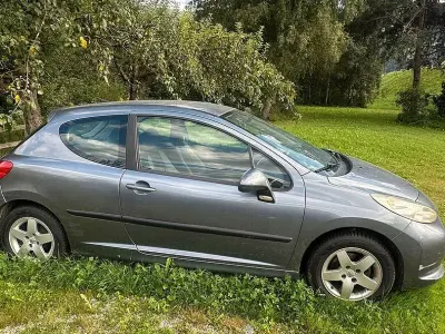 Usata Peugeot 207 73 CV (53 kW) 2009 Grigio Utilitaria