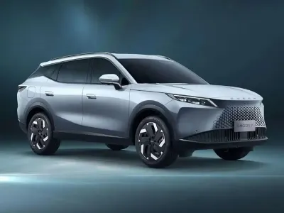 Nuova Omoda 7 143 CV (105 kW) 2026 Moonlight silver SUV