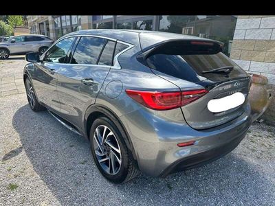 Infiniti Q30