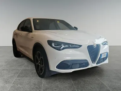 Usata Alfa Romeo Stelvio Veloce 210 CV (154 kW) 2024 Bianco SUV