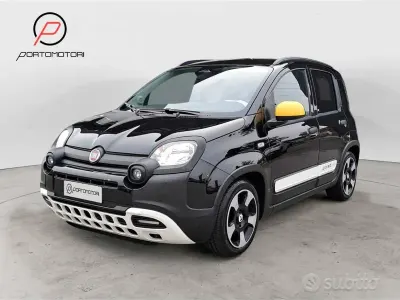 Usata Fiat Panda Cross Cross 69 CV (50 kW) 2025 Nero Utilitaria