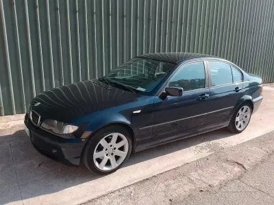 Usata BMW 320 150 CV (110 kW) 2003 Blu Berlina