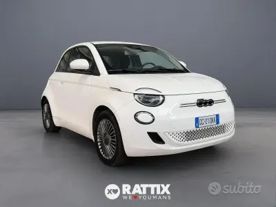 Usata Fiat 500e Passion 42 kW (58 CV) 2021 Ice white Berlina