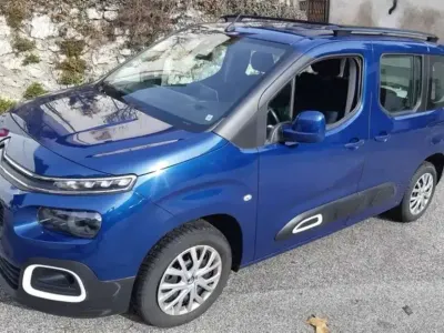 Usata Citroën Berlingo Live 102 CV (75 kW) 2019 Blu/azzurro Monovolume