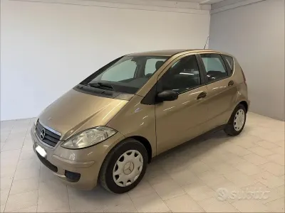 Usata Mercedes A180 Elegance 109 CV (80 kW) 2008 Giallo Berlina