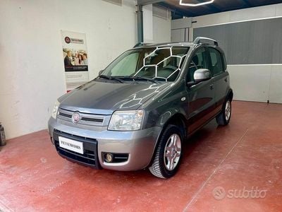 Usata Fiat Panda Climbing 60 CV (44 kW) 2010 Grigio Utilitaria