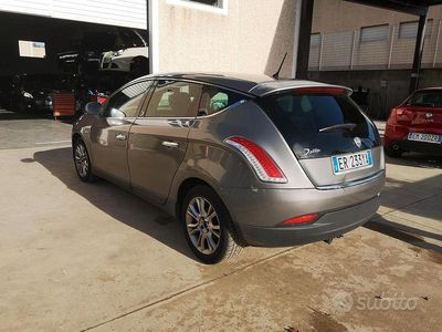 Grigio Usata 2009 Lancia Delta Utilitaria | 1990 € (Buon prezzo)