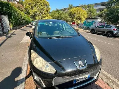 Usata Peugeot 308 109 CV (80 kW) 2009 Nero Berlina