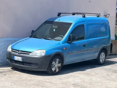 Usata Opel Combo 60 CV (44 kW) 2002 Monovolume