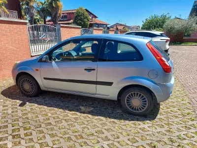 Usata Ford Fiesta 102 CV (75 kW) 2006 Utilitaria