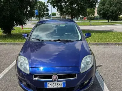 Usata Fiat Bravo Easy 120 CV (88 kW) 2012 Bluazzurro Utilitaria