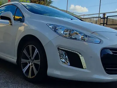 Gebraucht Peugeot 308 CC 163 PS (119 kW) 2015 Weiß Cabrio