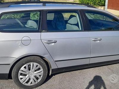 Usata VW Passat 110 CV (80 kW) 2008 Grigio Station wagon