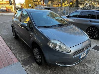 Grigio Usata 2009 Fiat Grande Punto Active Utilitaria | 1250 € (Super prezzo)