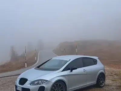 Begagnad Seat Leon CUPRA 241 HK (177 kW) 2007 Grå Halvkombi