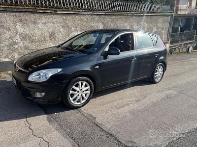 Usata Hyundai i30 Dynamiq 115 CV (84 kW) 2009 Nero Berlina