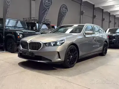Usata BMW 520 197 CV (144 kW) 2024 Grigio metallizzato Station wagon
