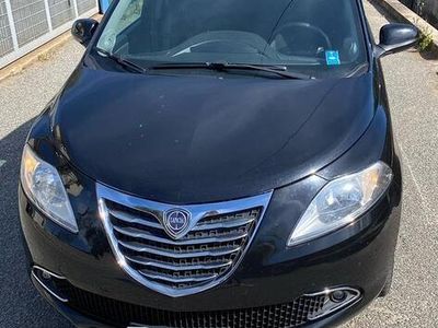 Usata Lancia Ypsilon 60 CV (44 kW) 2015 Nero Utilitaria