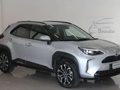 Usata Toyota Yaris Trend 115 CV (84 kW) 2022 Grigio Utilitaria