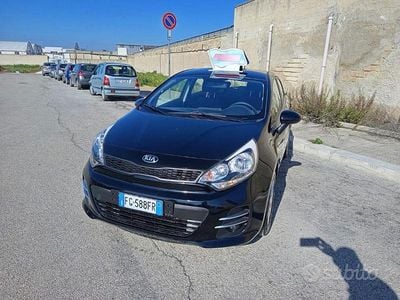 Usata Kia Rio Active 75 CV (55 kW) 2016 Nero Utilitaria