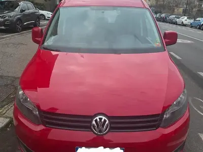 Usata VW Caddy 102 CV (75 kW) 2011 Rosso Monovolume