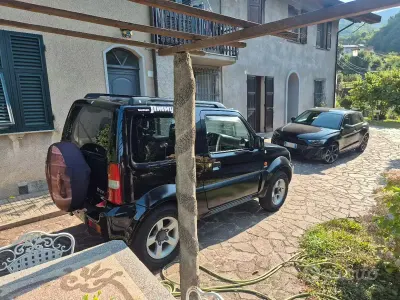 Usata Suzuki Jimny 86 CV (63 kW) 2011 Nero SUV