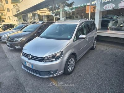 Begagnad VW Touran 140 HK (102 kW) 2014 Silver Minibuss
