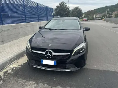 Usata Mercedes A180 109 CV (80 kW) 2018 Berlina