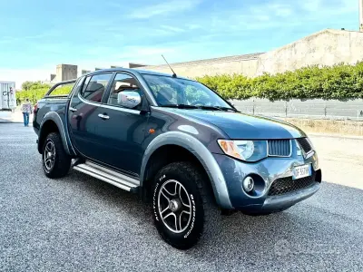 Usata Mitsubishi L200 136 CV (100 kW) 2007 Grigio Pick-up