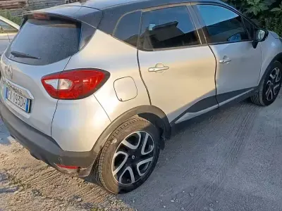 Usata Renault Captur 120 CV (88 kW) 2014 Grigio SUV