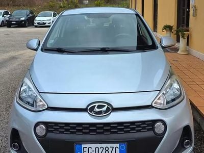 Usata Hyundai i10 Style 66 CV (48 kW) 2017 Grigio Utilitaria