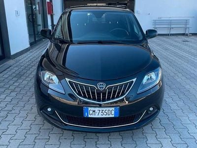 Begagnad Lancia Ypsilon Gold 69 HK (50 kW) 2022 Svart Halvkombi