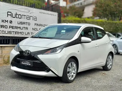 Usata Toyota Aygo 69 CV (50 kW) 2017 Bianco Utilitaria