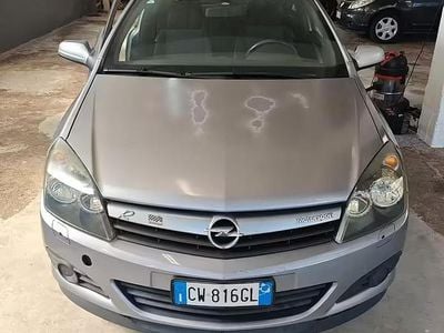 Usata Opel Astra GTC Sport 150 CV (110 kW) 2005 Grigio Berlina