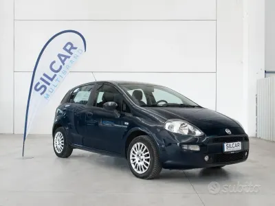 Usata Fiat Punto Easy 69 CV (50 kW) 2013 Blu Utilitaria